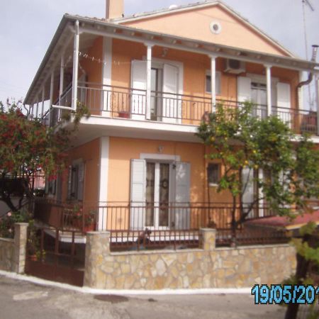 George'S House Appartement Ágios Matthaíos Buitenkant foto