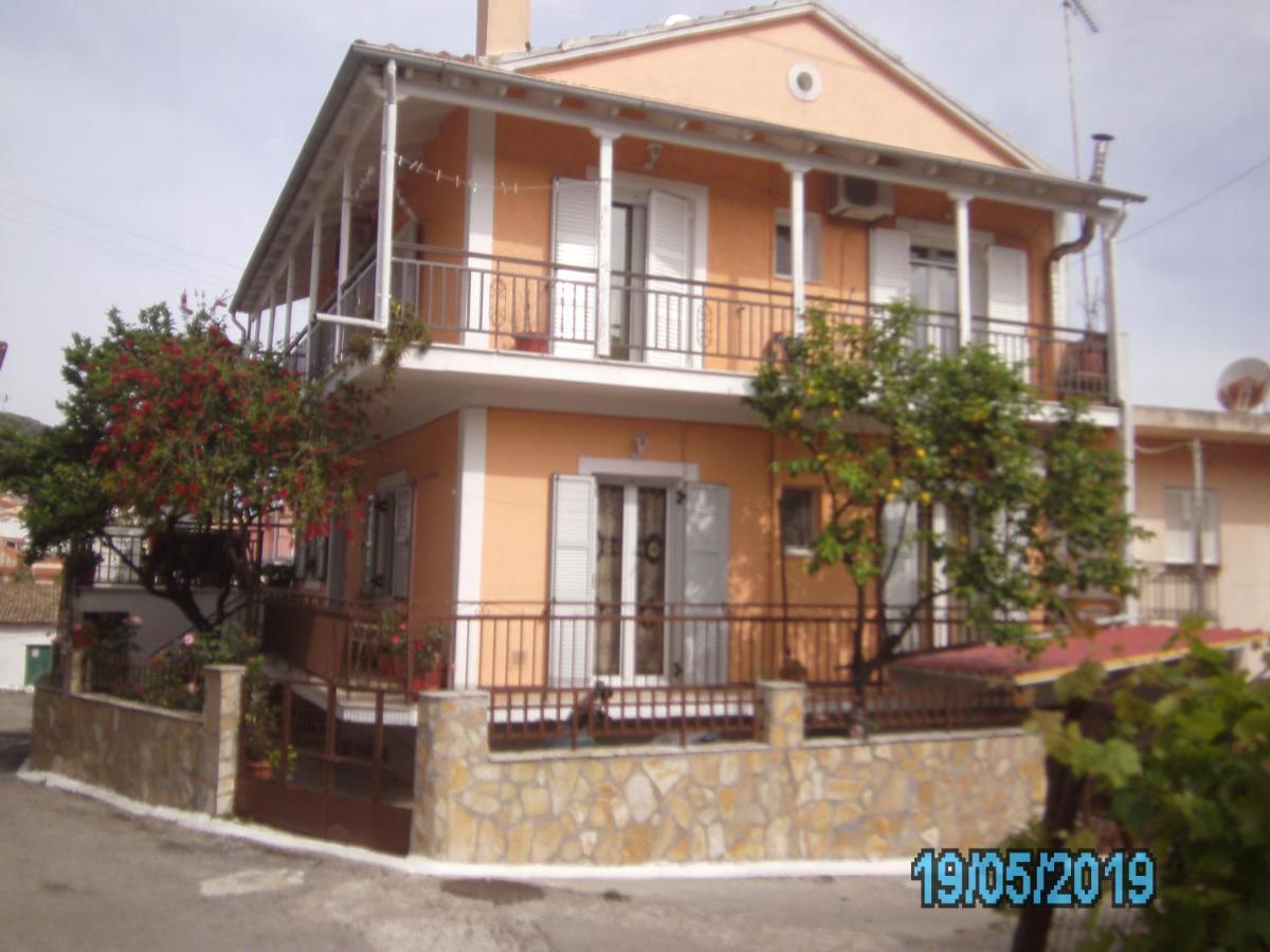 George'S House Appartement Ágios Matthaíos Buitenkant foto